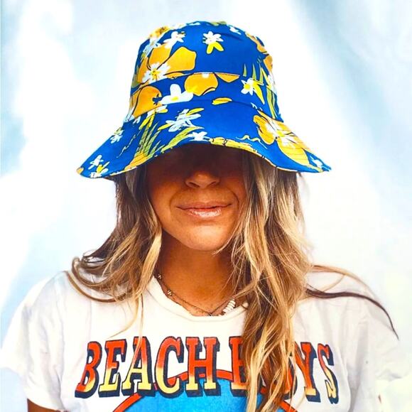 LUNA & ROSE X GOLDFISH Collab PackableTropical Beach Sun Bucket Fisherman's Hat - Picture 1 of 7